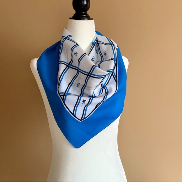 🛍🛍️ Vintage monogram scarf made in Italy - Picture 3 of 7